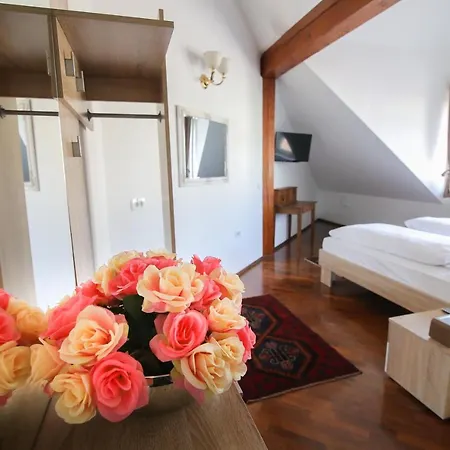 Katrca Otel Ljubljana