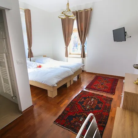 Hotel Katrca 3*