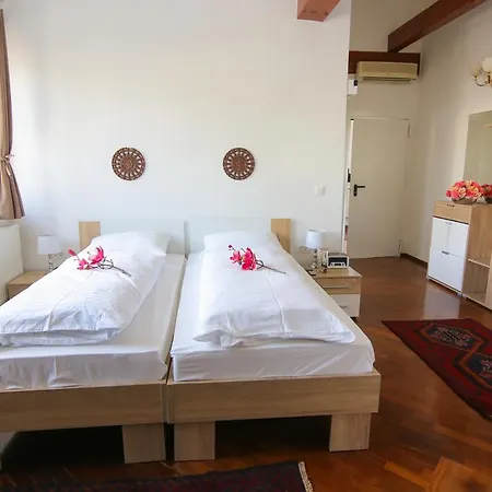 Hotel Katrca 3*